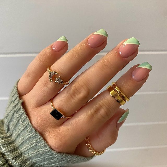 green nails, green nails acrylic, green nails ideas, green nails aesthetic, green nails designs, green nails short, green nails acrylic long, green nails acrylic long, green nails coffin, green nails almond, swirl nails, swirl nails green, french tip nails, french tip nails green