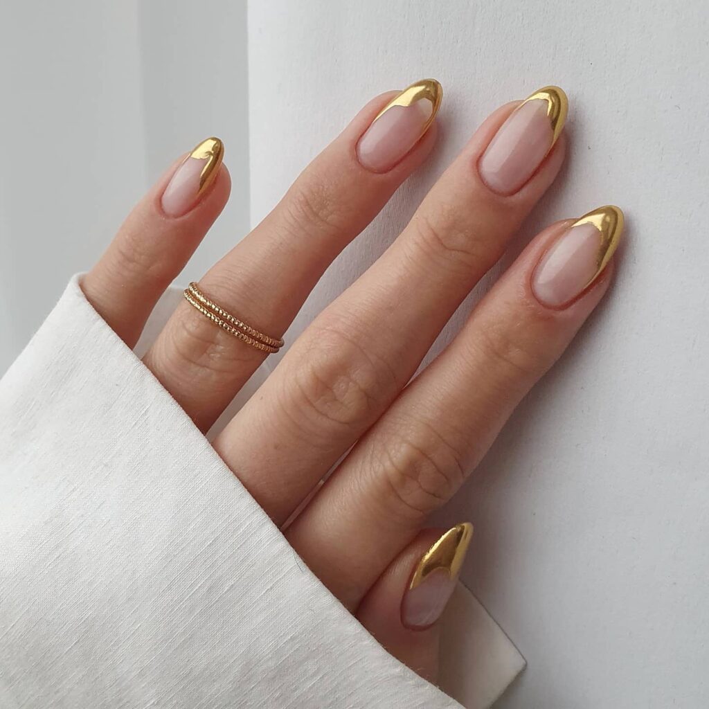 gold nails, gold nails ideas, gold nails acrylic, gold nails design, gold nails prom, gold nails short, gold nails aesthetic, gold nails ideas simple, abstract nails, abstract nails gold, French tip nails gold