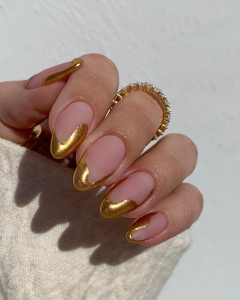 gold nails, gold nails ideas, gold nails acrylic, gold nails design, gold nails prom, gold nails short, gold nails aesthetic, gold nails ideas simple, abstract nails, abstract nails gold