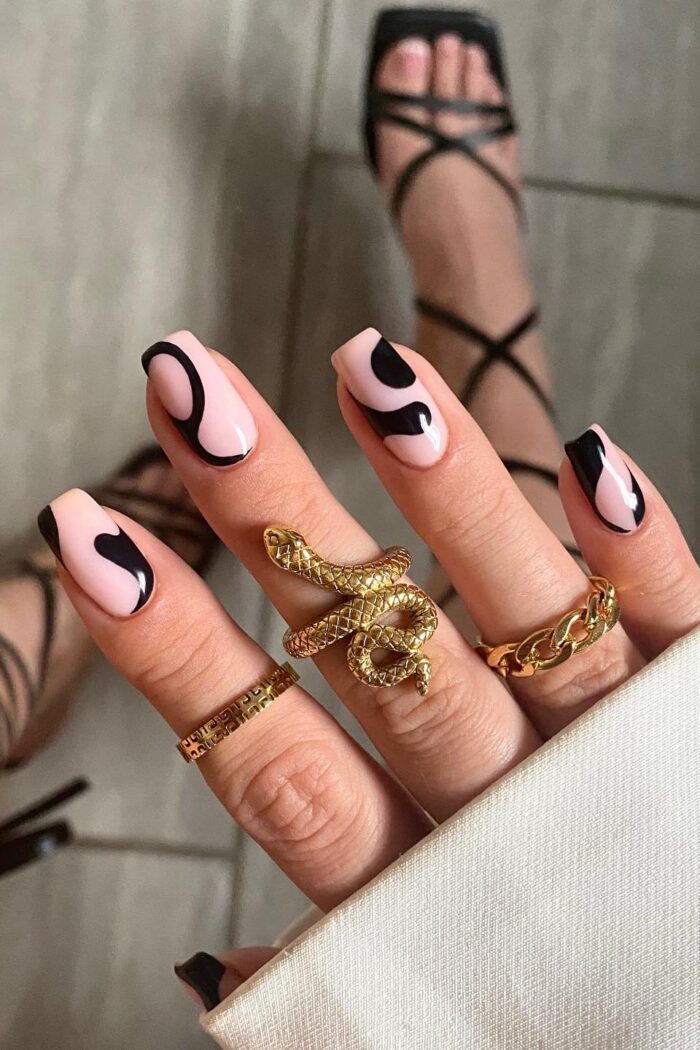 40+ Black Nails For All Seasons!
