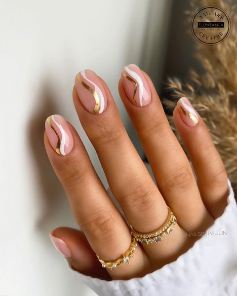 gold nails, gold nails ideas, gold nails acrylic, gold nails design, gold nails prom, gold nails short, gold nails aesthetic, gold nails ideas simple, swirl nails, white and gold nails, swirl nails ideas, swirl nail designs