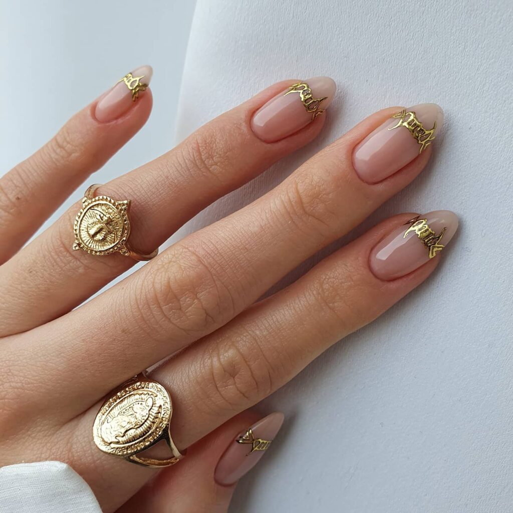 gold nails, gold nails ideas, gold nails acrylic, gold nails design, gold nails prom, gold nails short, gold nails aesthetic, gold nails ideas simple