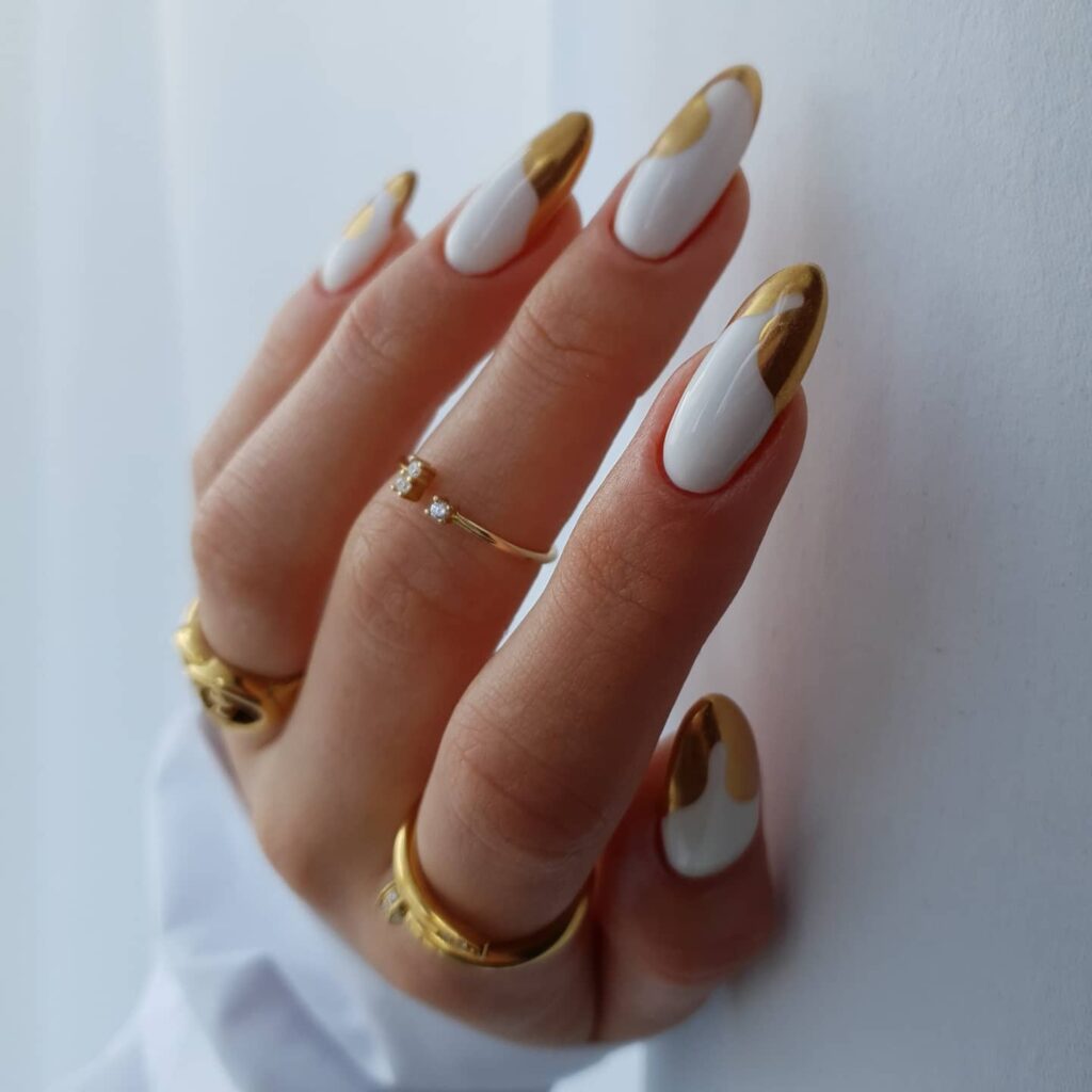 gold nails, gold nails ideas, gold nails acrylic, gold nails design, gold nails prom, gold nails short, gold nails aesthetic, gold nails ideas simple, white and gold nails, white nails ideas