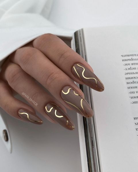 gold nails, gold nails ideas, gold nails acrylic, gold nails design, gold nails prom, gold nails short, gold nails aesthetic, gold nails ideas simple, brown nails, swirl nails, swirl nails gold