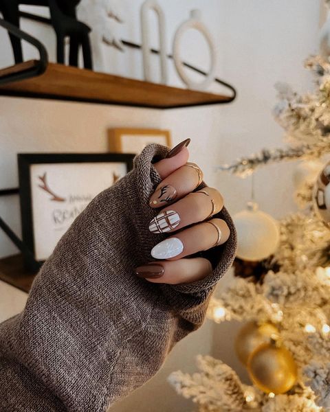 christmas nails, christmas nails acrylic, christmas nails short, christmas nails ideas, christmas nails 2022, Christmas nails simple, christmas nails aesthetic, christmas nails art, christmas nails designs, christmas nail art designs, christmas nail designs, holiday nails, reindeer nails
