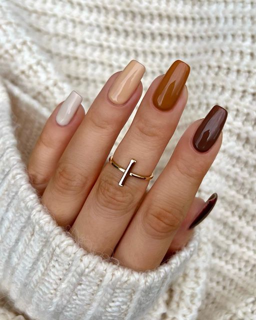 autumn nails, autumn nails 2022, autumn nails ideas, autumn nails design ideas, autumn nails aesthetic, autumn nails 2022 trends, autumn nails ideas simple, autumn nails design ideas simple, fall nails , fall nails 2022, fall nails acrylic, fall nails designs, fall nails simple, ombre nails